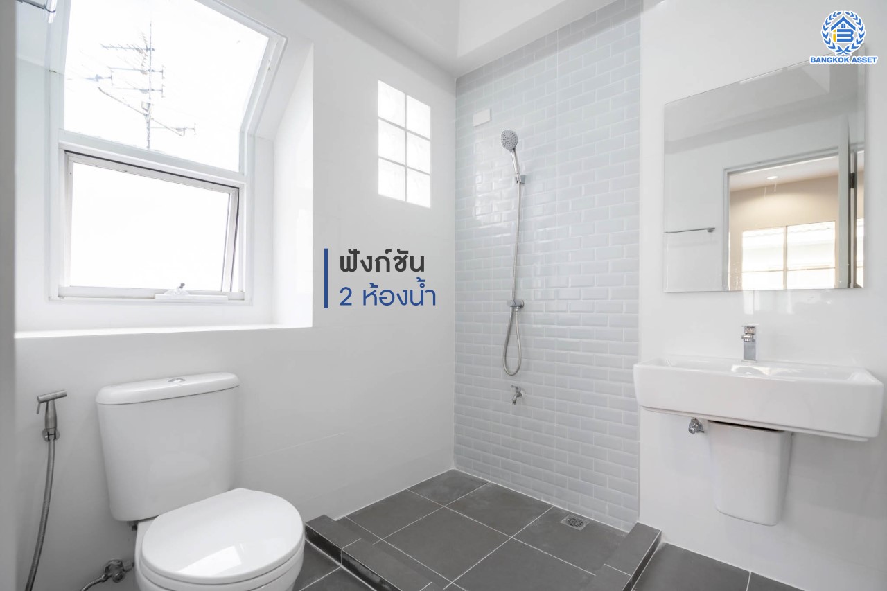 บ้านมือสองตกแต่งใหม่ แบรนด์ LH ม.ชลลดา บางใหญ่-เซ็นทรัลเวสต์เกต หลังใหญ่ เนื้อที่ 52.5 ตร.ว. ฟังก์ชัน 5 ห้องนอน (มีห้องนอนชั้นล่าง 2 ห้อง) 2 ห้องน้ำ 2 ที่จอดรถ Facilities ครบครัน บนทำเลเดินทางสะดวก เชื่อมต่อถ.กาญจนาภิเษก และเพียง 10 นาทีถึงรถไฟฟ้า "สถานีคลองบางไผ่"